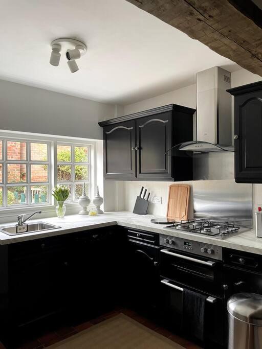 Entire Georgian Luxury Home - 3 Storey- High St Henley-In-Arden -Two Bedrooms-Sleeps 4 Ngoại thất bức ảnh