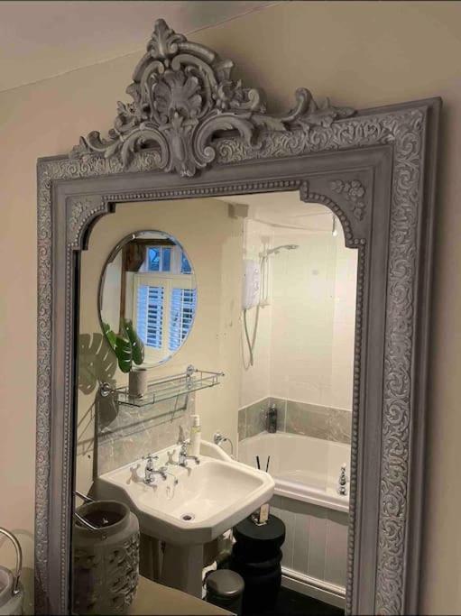 Entire Georgian Luxury Home - 3 Storey- High St Henley-In-Arden -Two Bedrooms-Sleeps 4 Ngoại thất bức ảnh